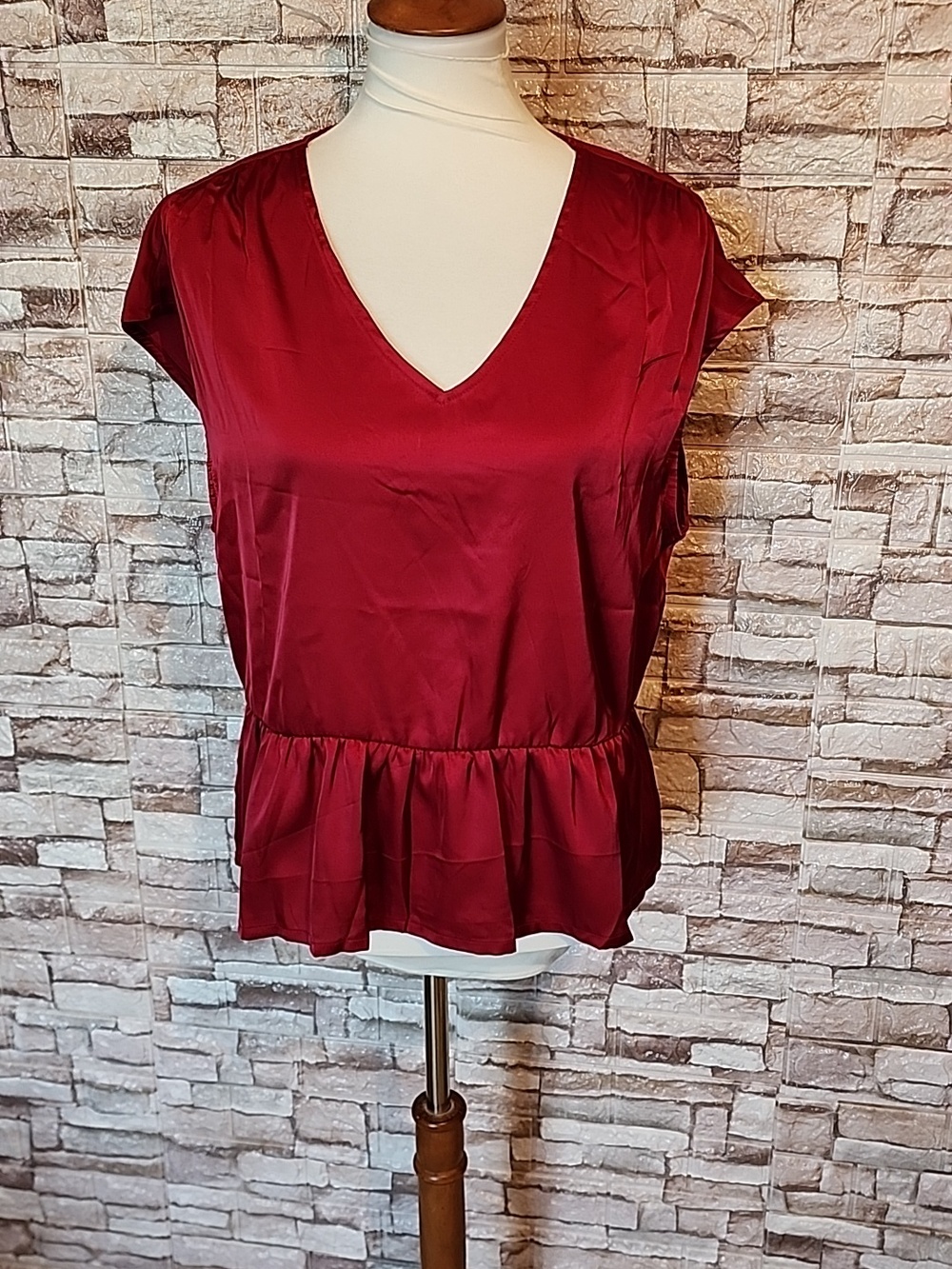 Love And Promises Brand New Elegant Red V-Neck  Blouse